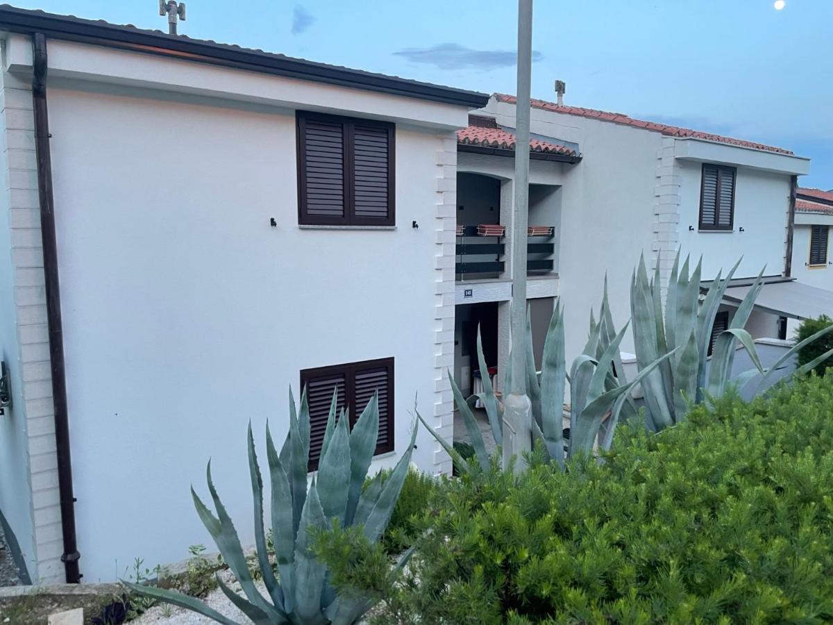Residence4A-Appartamento Bianco Ravni Eksteriør billede